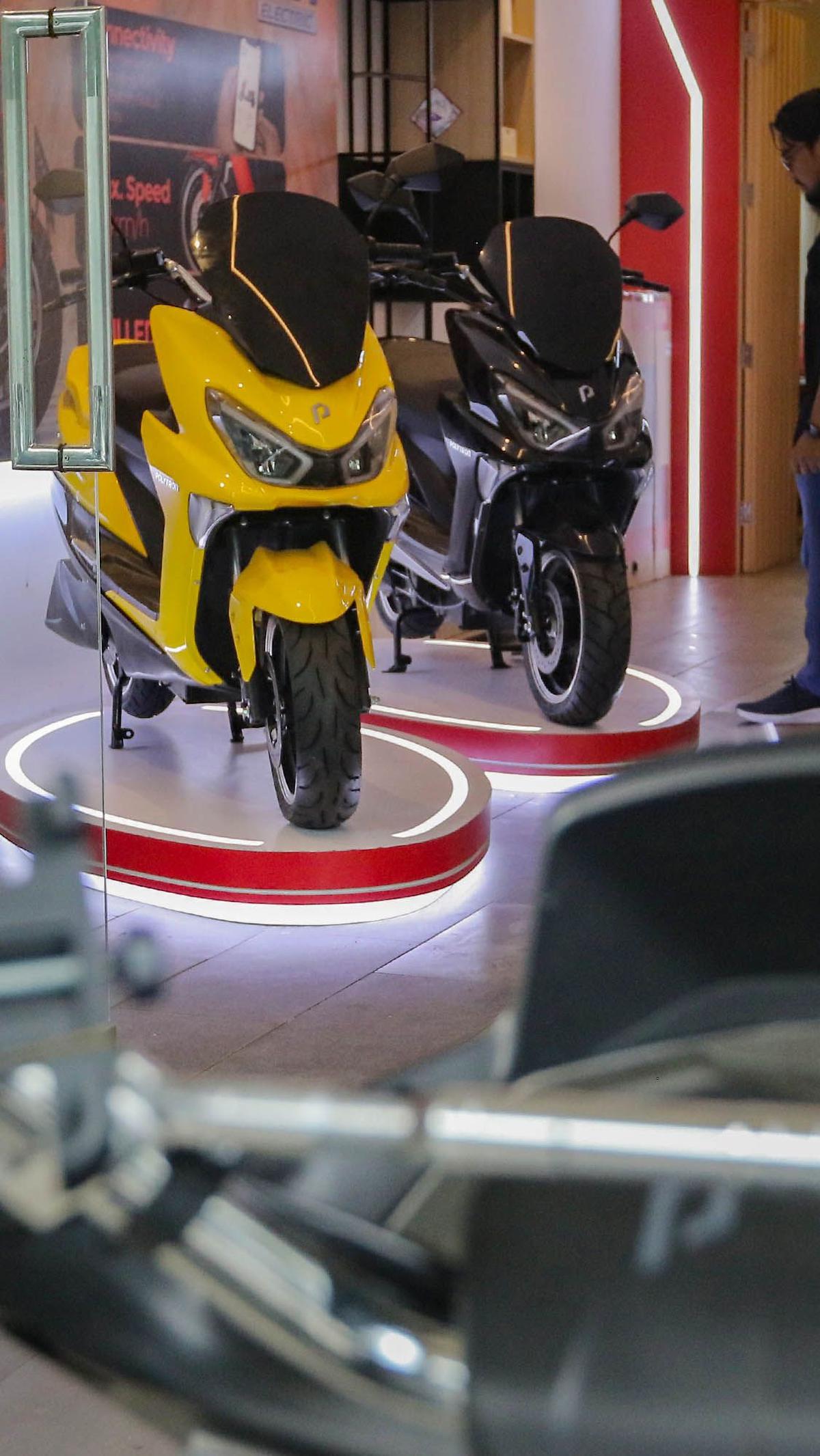 Kementerian Perindustrian beralasan pemangkasan kuota subsidi motor listrik ini berdasarkan pada pertimbangan hasil di tahun sebelumnya yang minim terserap.