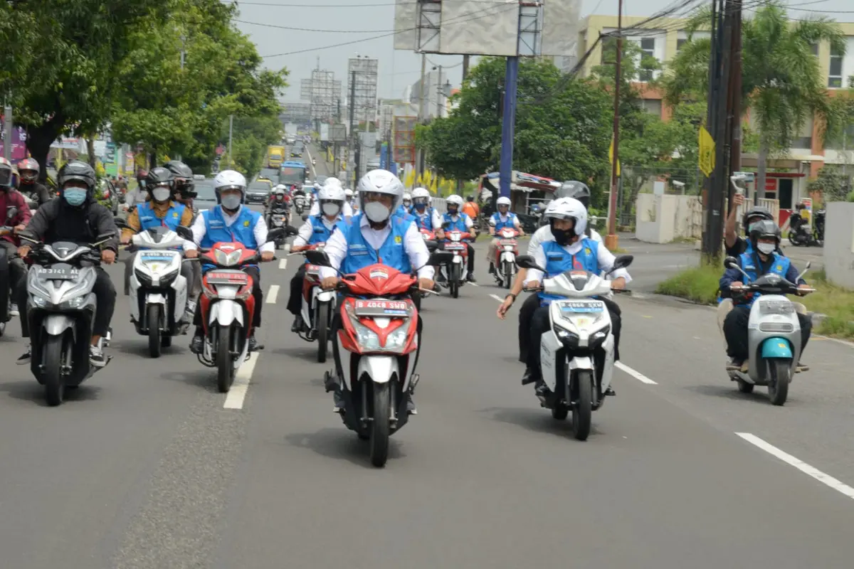 KESDM dan PLN Gelar Parade Motor Listrik