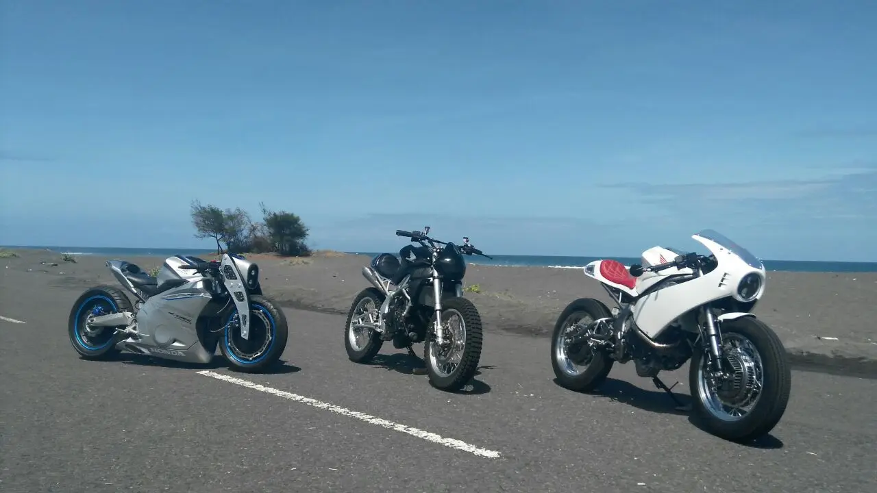 Tiga motor modifikasi All-New CBR 250RR akan menjelajahi destinasi bersejarah di Yogyakarta. (Arief)