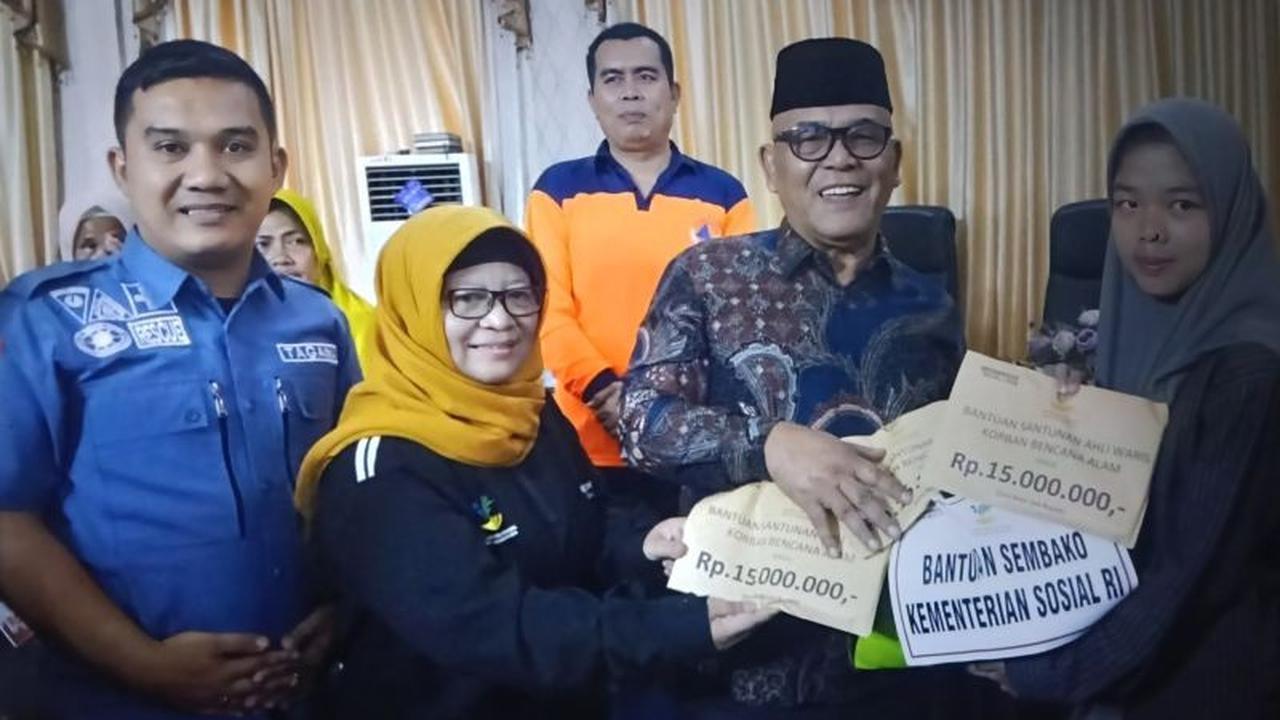 Pemkab Pasaman Barat Salurkan Santunan Korban Bencana Hidrometeorologi dari Kemensos