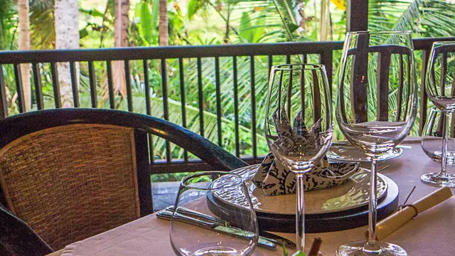 Sensasi Makan Siang yang Modern dan Interaksi di Ubud