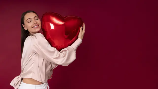 Ilustrasi love bombing