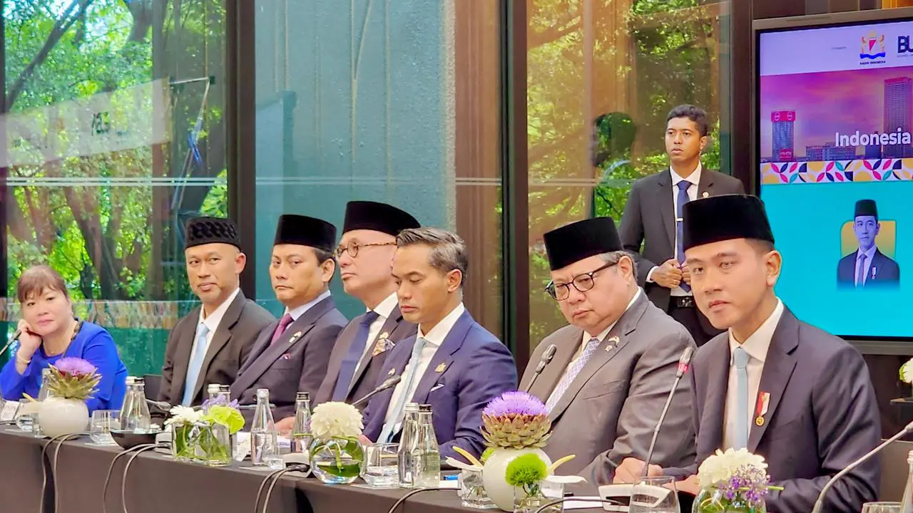 Menko Airlangga mendampingi Wapres Gibran Rakabuming Raka