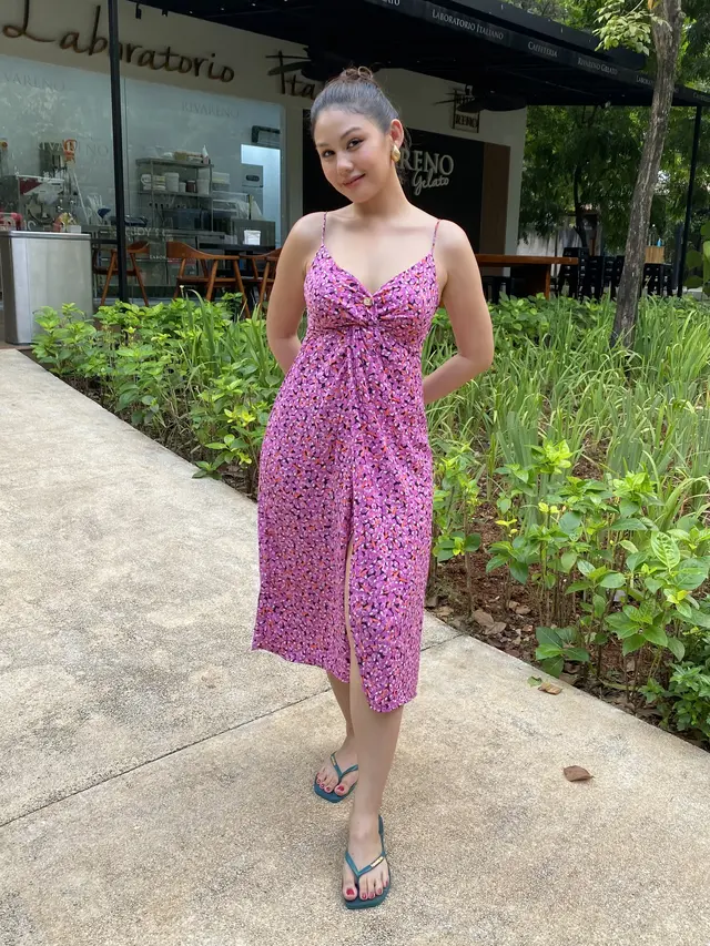 Vanesha Prescilla di National Flip Flop Day bersama Havaianas. [Fimela/Anisha Saktian]