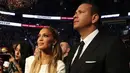 Tidak sendiri, Jlo bersama sang kekasih akan meminta teman-temannya di dunia hiburan dan olahraga untuk ikut serta dalam memberikan bantuan. Marc Anthony, mantan suami Jlo pun juga akan ikut berdonasi. (AFP/Christian Petersen)