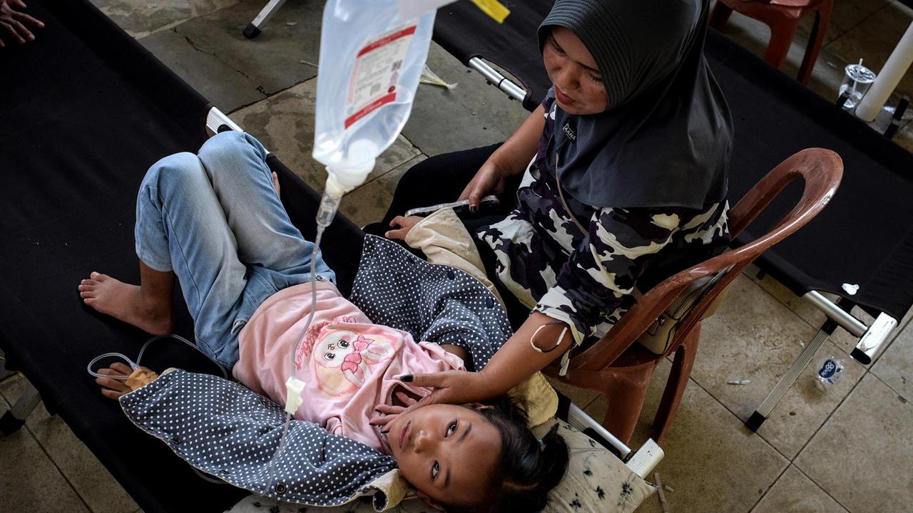 FOTO: Ratusan Siswa di Bandung Barat Keracunan Usai Santap Makan Bergizi Gratis, Kasus Ditetapkan KLB