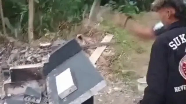 Tungku sampah karya mahasiswa KKN di Sukabumi dibongkar warga