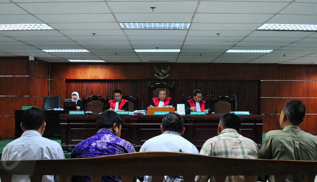 Sidang lanjutan dengan terdakwa Fuad Amin kembali digelar di Pengadilan Tipikor, Jakarta, Senin (1/6/2015). Sejumlah saksi dihadirkan dalam sidang lanjutan tersebut. (Liputan6.com/Yoppy Renato) 