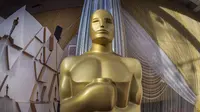 Patung piala Oscar 2020. (dok. Mark RALSTON/AFP)