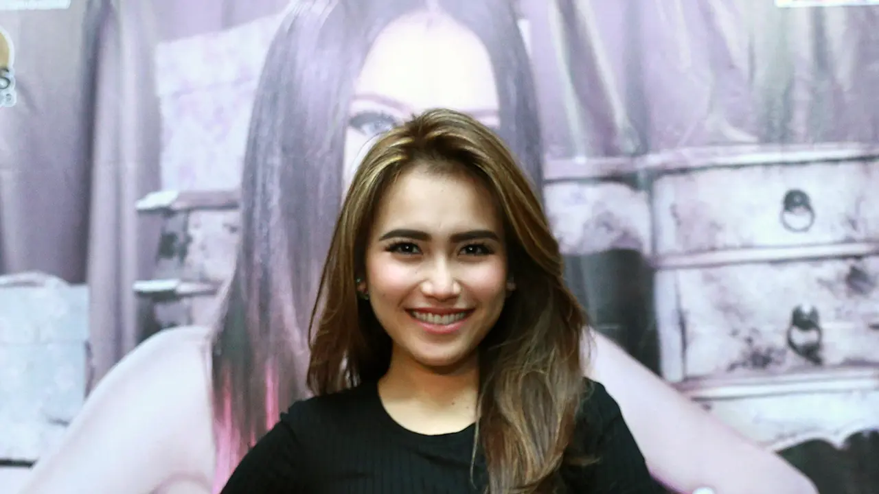 [Bintang] Ayu Ting ting