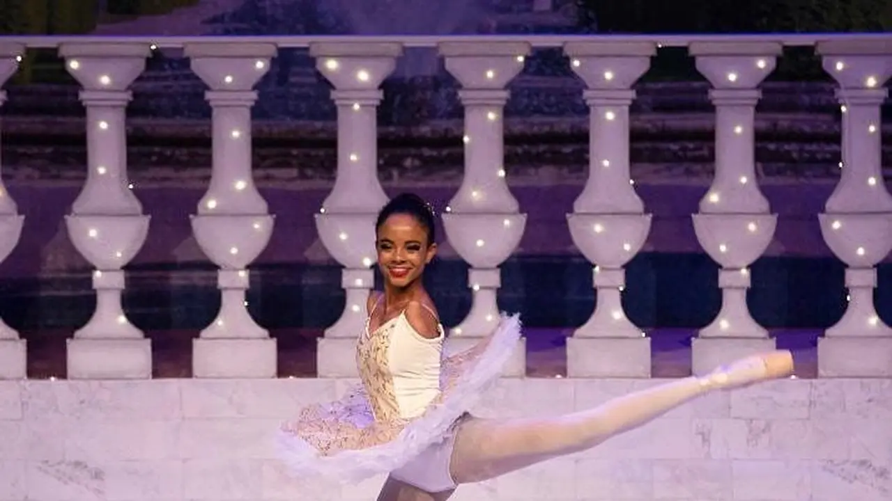 Vitoria Bueno, dadis balerina tanpa lengan viral di media sosial/dok. Instagram @vihb_bailarina