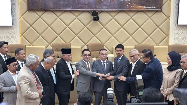 Penetapan Ketua Panja RUU Pemilu Bahtra Banong. (Liputan6.com/Ady Anugrahadi)