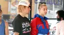 Kendati demikian, dilansir dari HollywoodLife, Hailey kini tak lagi bermasalah dengan kumis Justin. (Mega - USWeekly)