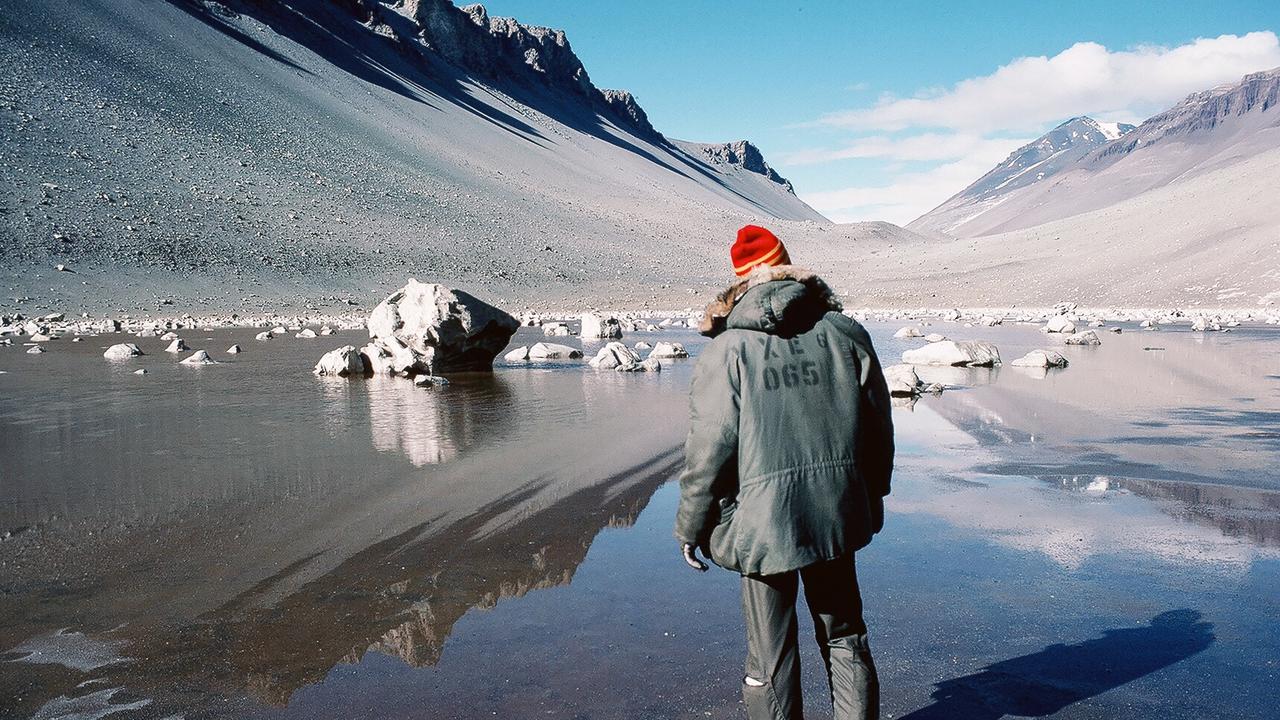 Kolam Don Juan di Antartika