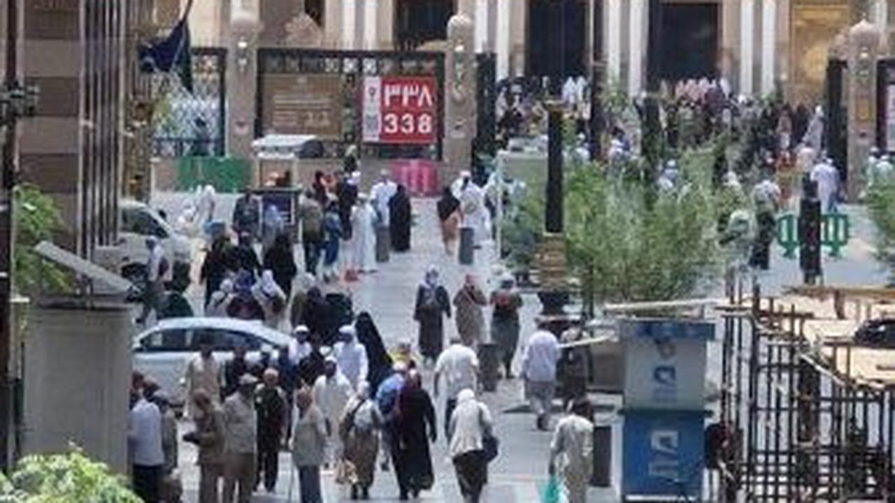 Tak hanya itu, jarak hotel ini ke Masjid Nabawi hanya sekitar 150 meter saja.