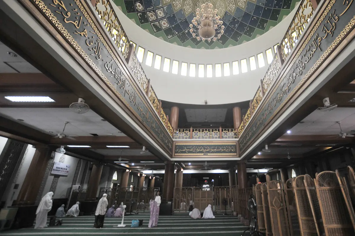 Mengunjungi Masjid Bersejarah Berusia 129 Tahun di Bekasi
