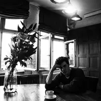 "Aku sedang berjalan di lorong dan melihat mereka di satu ruangan, Aku pun menghampiri mereka dengan percaya diri," cerita Shawn. (instagram/shawnmendes)