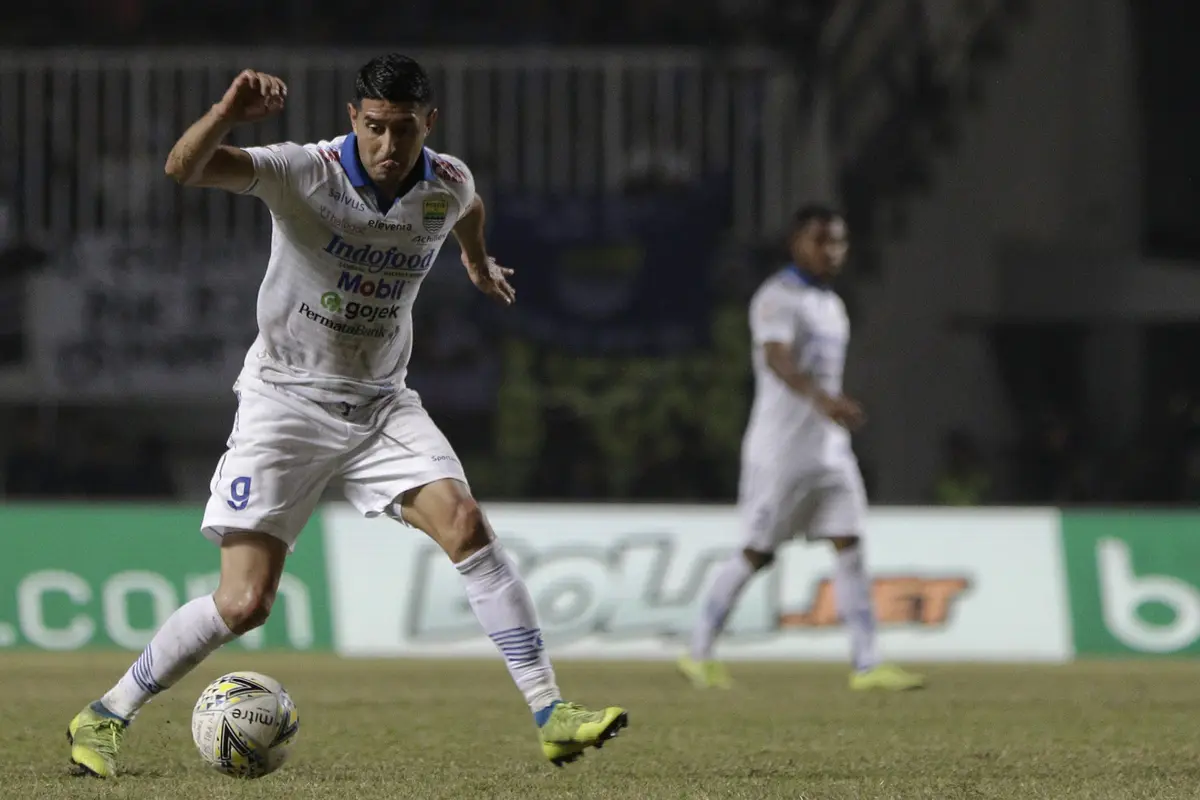 Tira Persikabo vs Persib Bandung