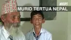 Seorang pria yang sudah berumur tetap semangat sekolah meski terpaut usia yang jauh dengan teman-temannya.
