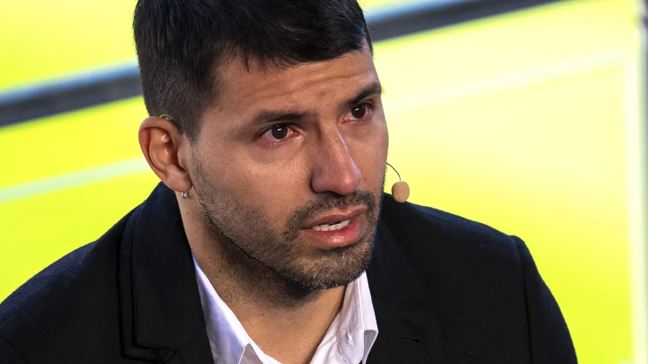 Foto: Momen Haru, Dengan Berlinang Air Mata Sergio Aguero Putuskan Gantung Sepatu