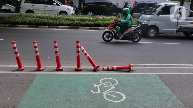 Pembatas Jalur Sepeda Mulai Tak Terawat dan Usang