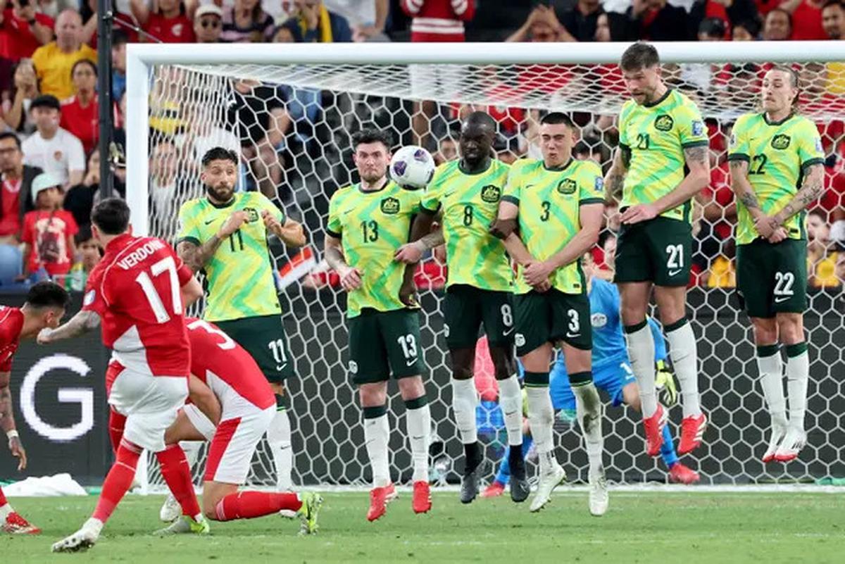 Strategi Bola Mati Timnas Indonesia: Memaksimalkan Tendangan Bebas Lawan Jepang