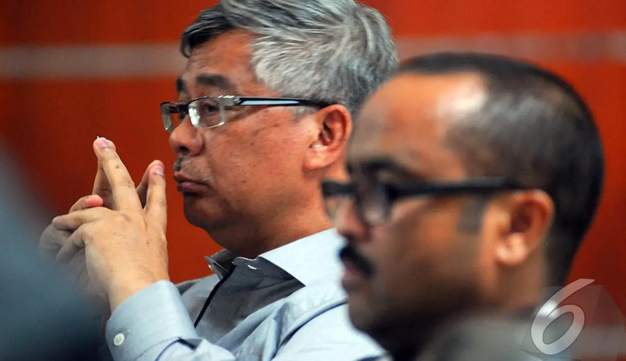 Dalam persidangan tersebut Mantan Ketua MK Akil Mochtar memperlihatkan wajah lesu, Pengadilan Tipikor, Jakarta, Senin (19/5/2014) (Liputan6.com/Miftahul Hayat).