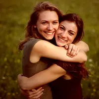 Ada orang yang menganggap teman sekadar tempat pemenuhan kebutuhan, tapi pas senang bisa ditinggalin. (Foto: combiboilersleeds)