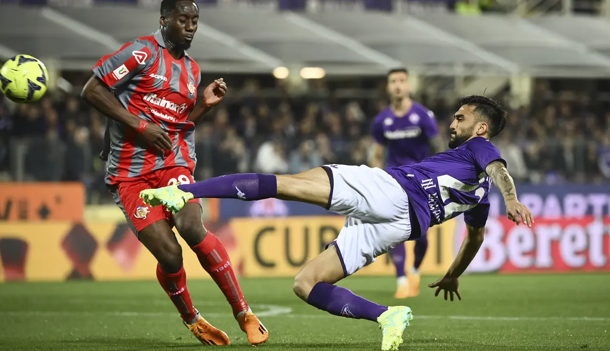 <p>Fiorentina bermain imbang dengan Cremonese dengan skor 0-0. (Massimo Paolone/LaPresse via AP)</p>