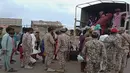 Tentara dan otoritas sipil Pakistan berencana mengevakuasi 80.000 orang ke tempat aman di sepanjang pantai selatan negara itu. (Pakistan's Sindh Rangers via AP)