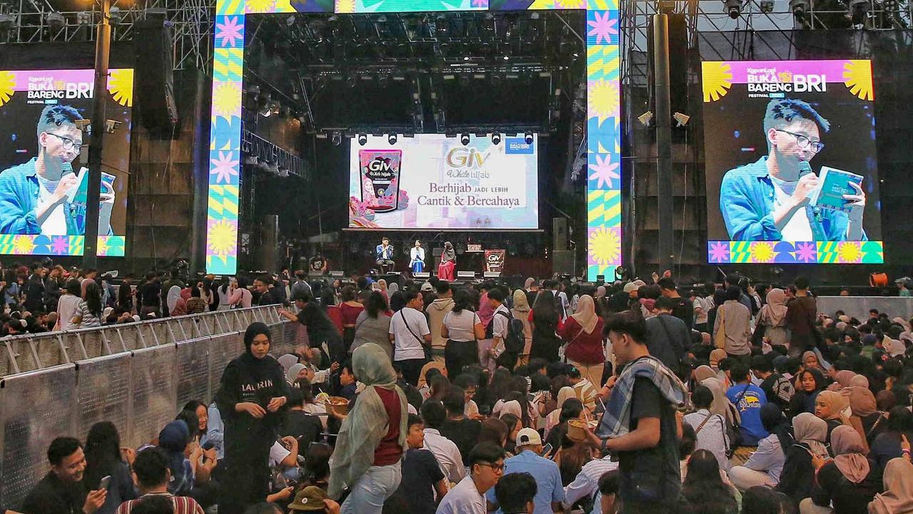 FOTO:  Ribuan Pengunjung Padati Even KapanLagi Buka Bareng BRI Festival 2025