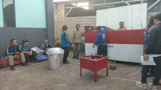 Respons Cepat, Kemensos Salurkan Bantuan untuk Korban Tanah Longsor Purwakarta