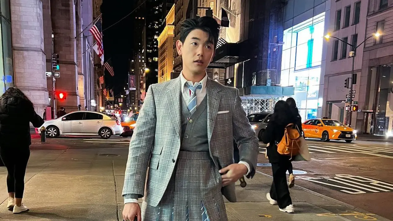 Eric Nam di Peragaan Busana Thom Browne di New York Fashion Week 2023. (Instagram/ ericnam)