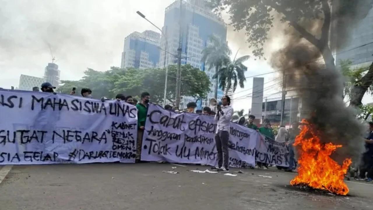 Tuntutan 11+9 Menggema dalam Demo Hari Ini, Soroti Kenaikan BBM dan Harga Bahan Pokok