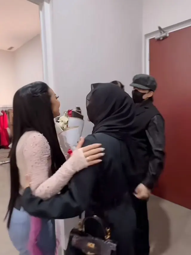 Kehangatan dukungan dari Aurel dan Atta Halilintar. (credit: tiktok.com/@aureliehermansyahatta/insta