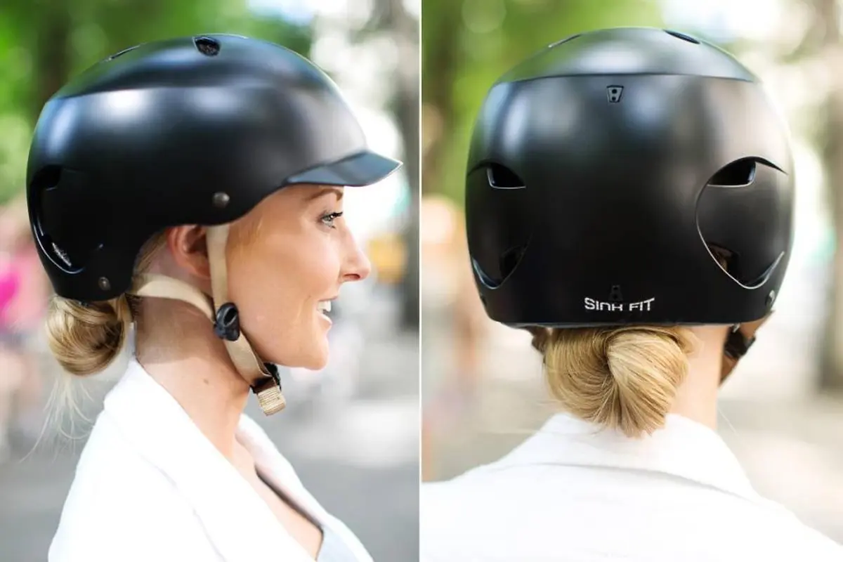 3 Cara Mencegah Rambut Rontok karena Helm
