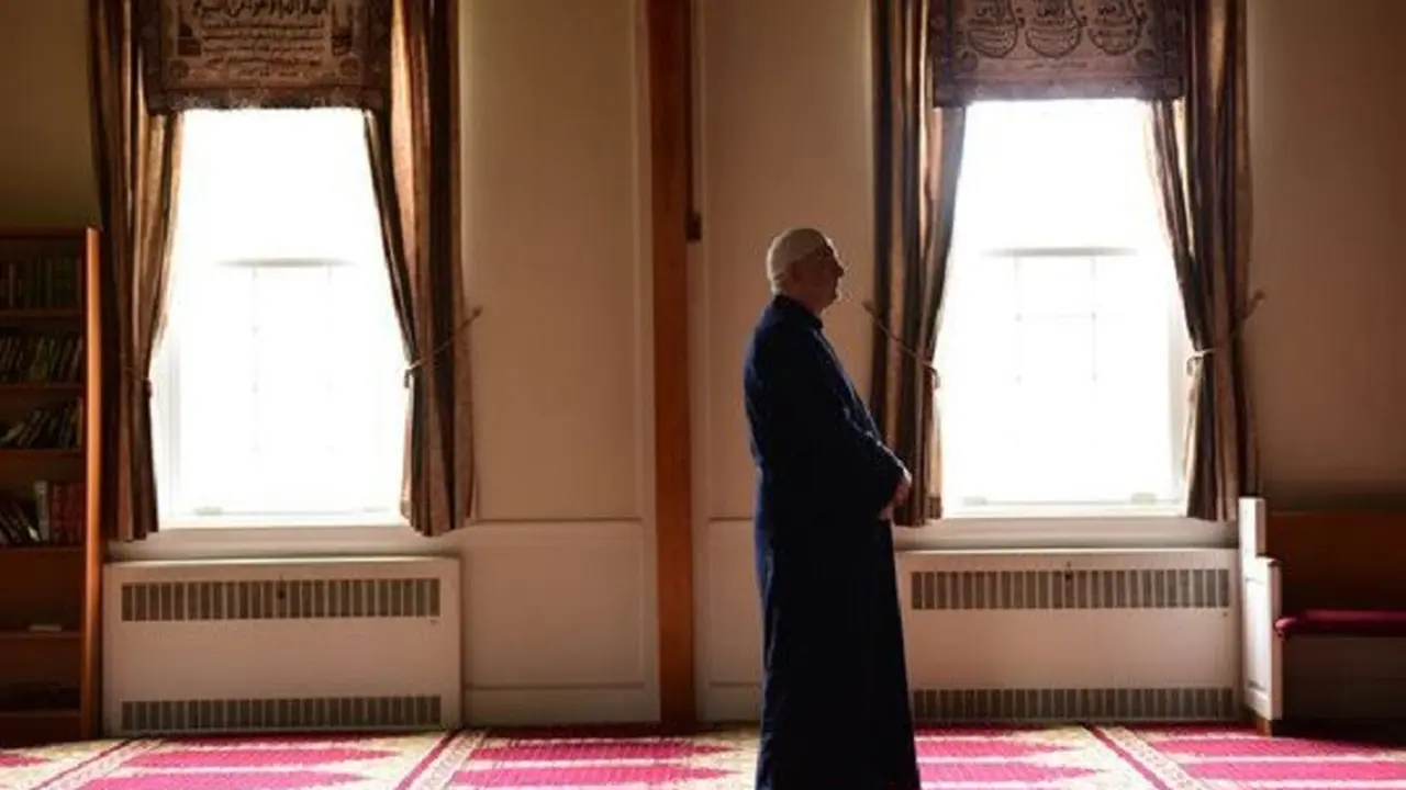 Mohammad Moutaz Charaf Imam Masjid di Islamic Center El-Zahra Midland Park New Jersey (NorthJersey.com)