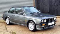 Harga BMW E30: Legenda Sport Sedan Klasik dengan Performa Tak Lekang Waktu