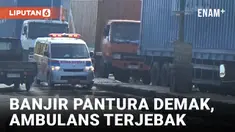 Ambulans Terjebak Banjir Rob Pantura Demak