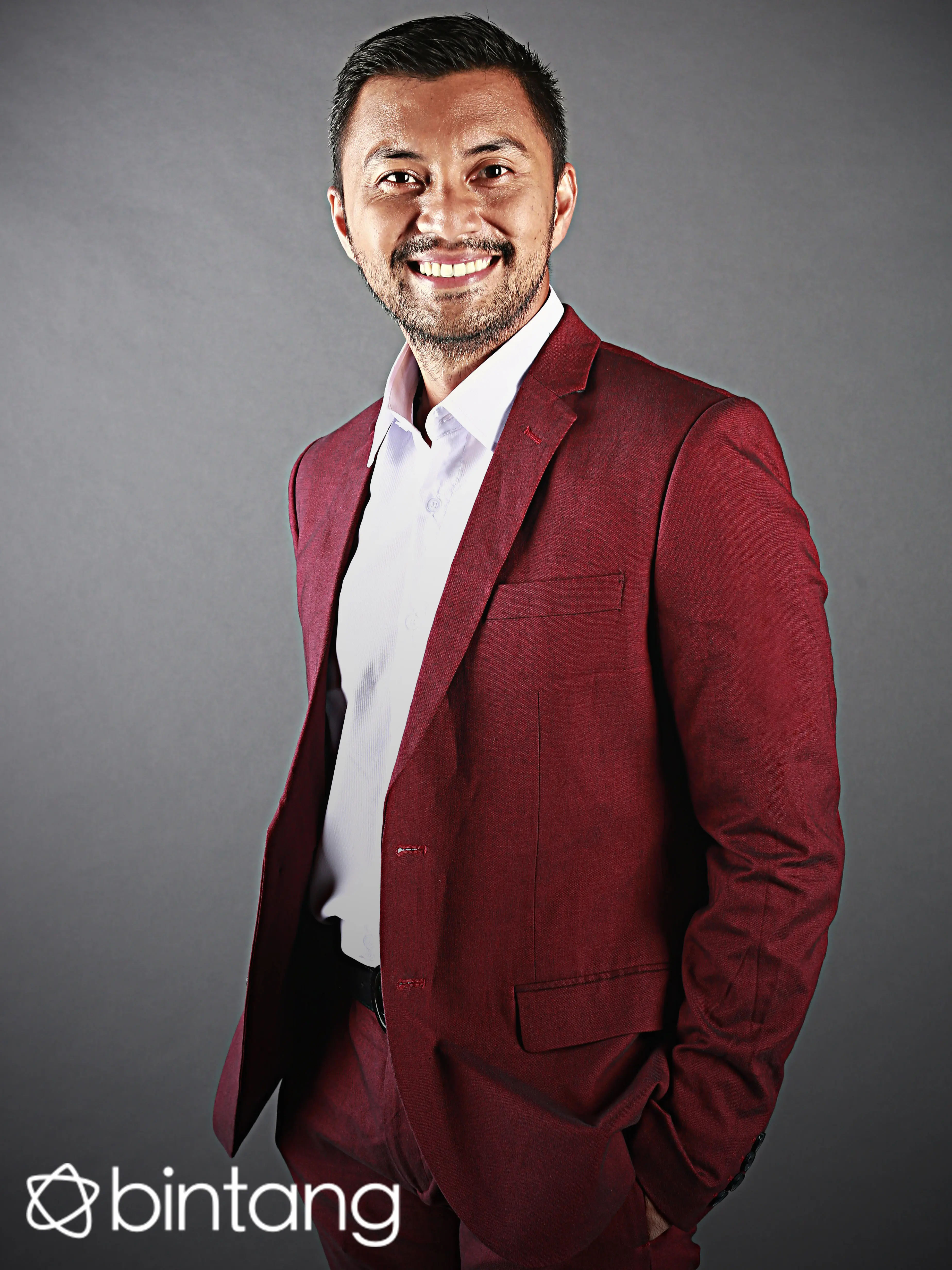 Anjasmara. (Fotografer: Deki Prayoga, Makeup by  First Jakarta, Jas dan celana by Antoni Morato, Digital Imaging: Denti Ebtaviani, Bintang.com)