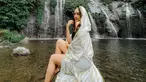 Baru-baru ini, Anya Geraldine sedang berlibur ke Bali bersama rekan-rekannya. Salah satu destinasi yang dikunjungi adalah Air Terjun Kembar Banyumala. (Liputan6.com/IG/anyageraldine)