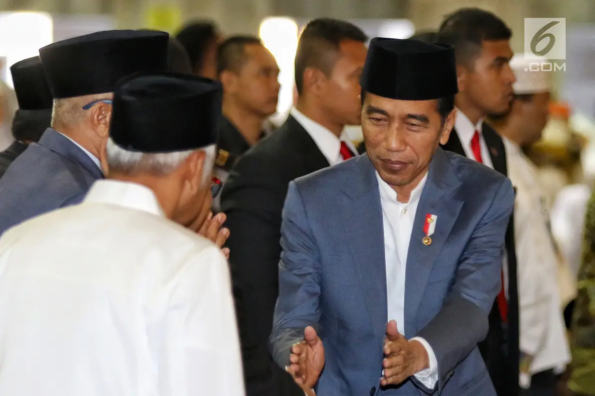 Ditemani Iriana dan Kaesang, Presiden Jokowi Salat Id di Masjid Istiqlal