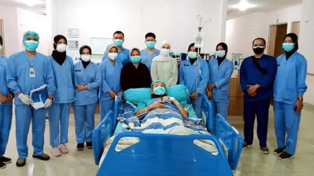 7 Potret Hanung Bramantyo Sebelum dan Sesudah Operasi Saraf Kejepit