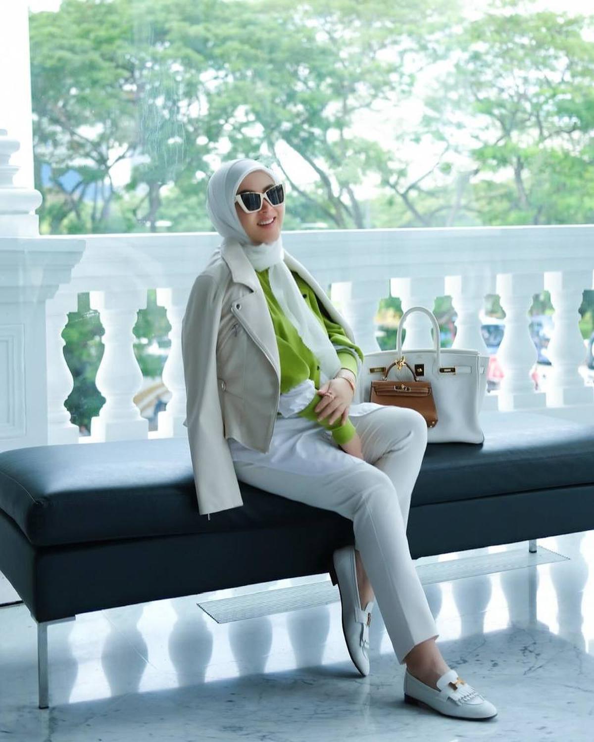 Ingin Tunjukkan Perut Langsingnya