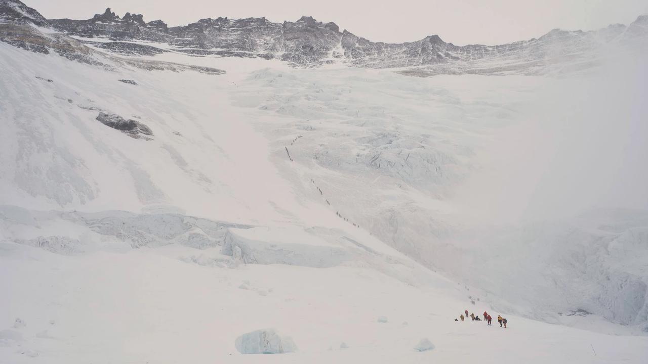 FOTO: Musim Pendakian Everest Kembali Bergeliat