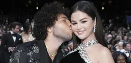Selena Gomez dan Benny Blanco. (dok. Jordan Strauss/Invision for the Television Academy/AP Content Services)
