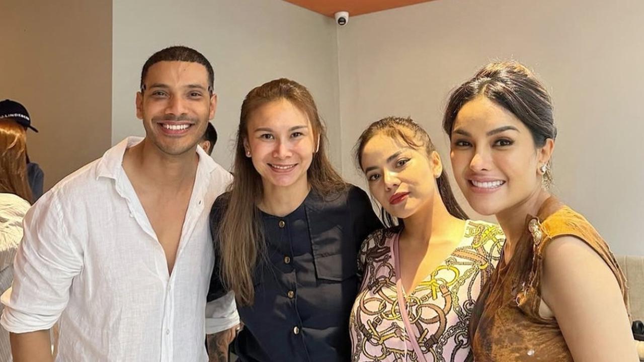 Potret Pesona Para Selebriti Meriahkan Grand Opening Restoran Baru Nikita Mirzani