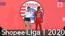 Pemain Persija berpose mengenakan jersey untuk Shopee Liga 1 2020 saat acara Launcing di Hotel Fairmont, Jakarta, Senin (24/2/2020). Shopee Liga 1 2020 diikuti 18 klub terbaik Indonesia. (Liputan6.com/Johan Tallo)