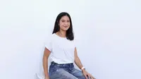 Dian Sastrowardoyo menjadi produser di film Guru Guru Gokil (Daniel Kampua/Fimela.com)