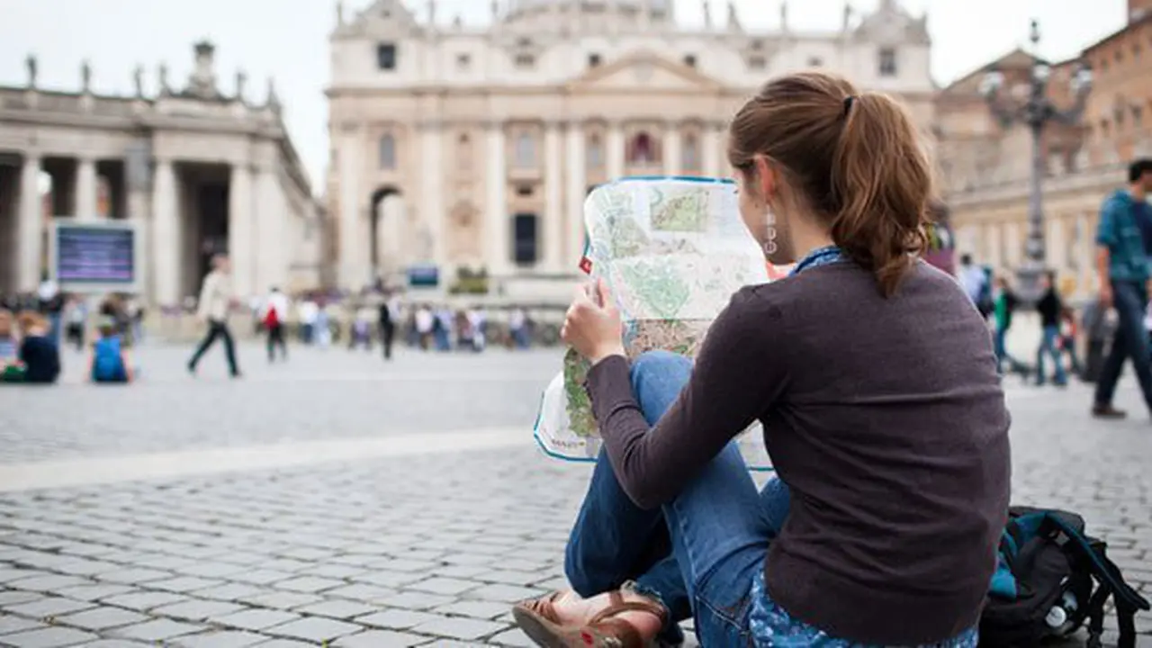 Puasa selama bepergian/copyright Shutterstock.com